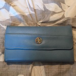 adrienne vittadini wallet